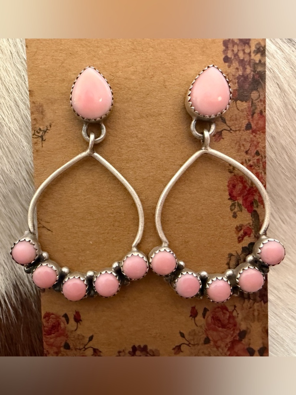 ❤️Queen Pink Conch Navajo Style Matte Sterling Post Back Dangle 6 Stone Earrings
